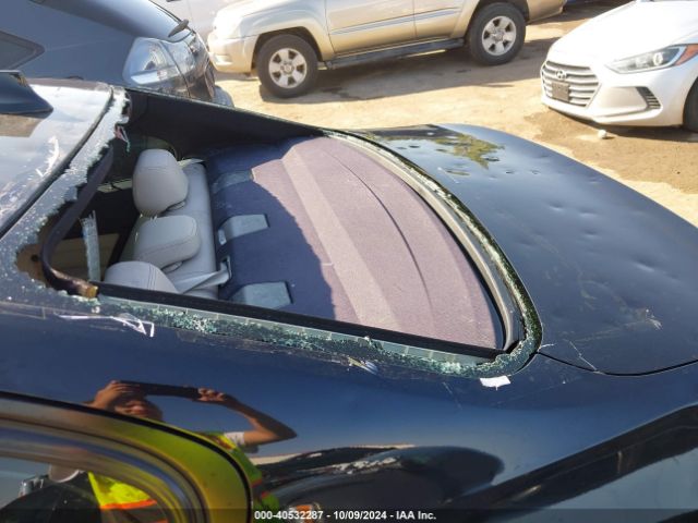 WBA8E1G39HNU15694 BMW 320i
