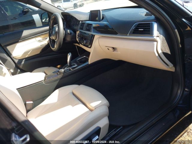WBA8E1G39HNU15694 BMW 320i