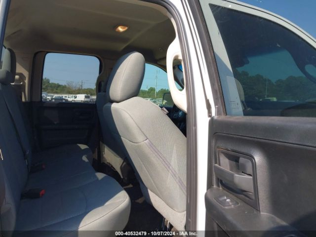 1C6RR7FT5JS309905 RAM 1500 Tradesman Quad Cab 4x4 6'4 Box