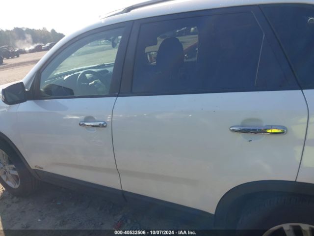5XYKTCA62EG470052 KIA SORENTO LX