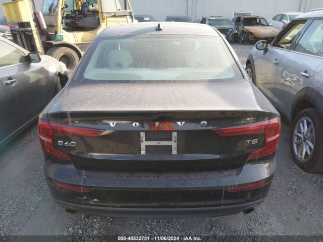 7JR102FK2KG010906 Volvo S60 T5 Momentum