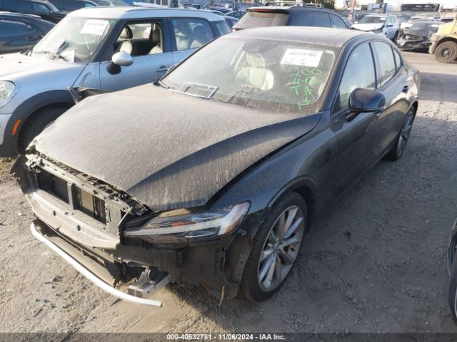 7JR102FK2KG010906 Volvo S60 T5 Momentum
