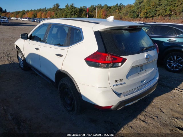 Nissan ROGUE S 2017 JN8AT2MV8HW005960 Image 3