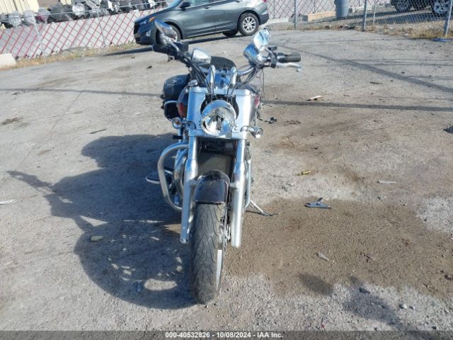 2010 TRIUMPH MOTORCYCLE THUNDERBIRD SMTB01WF0AJ443336 Photo 4