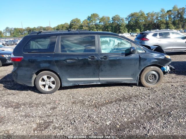 5TDKZ3DC7JS935003 Toyota Sienna Le 8 Passenger