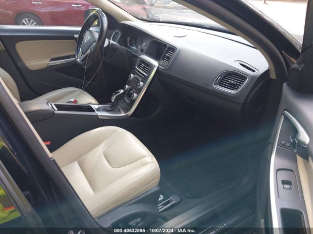 YV126MFK3G2414115 Volvo S60 T5 Drive-e Premier