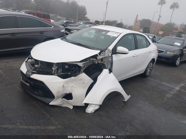 Toyota COROLLA LE 2018 2T1BURHE9JC051764 Image 2