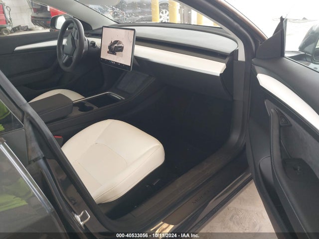 2023 TESLA MODEL 3 5YJ3E1EB8PF618953 Photo 4