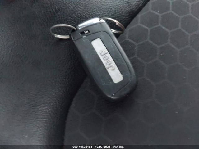 3C4NJCBB8JT266521 Jeep Compass Latitude Fwd