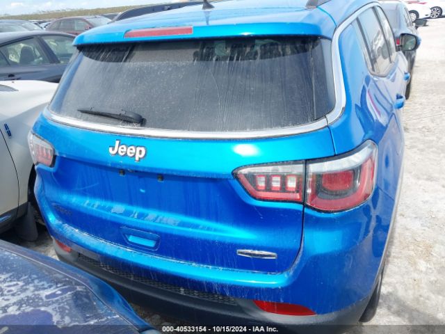 3C4NJCBB8JT266521 Jeep Compass Latitude Fwd