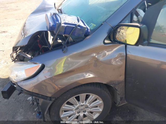 5TDDK3DCXES089145 Toyota Sienna Limited 7 Passenger