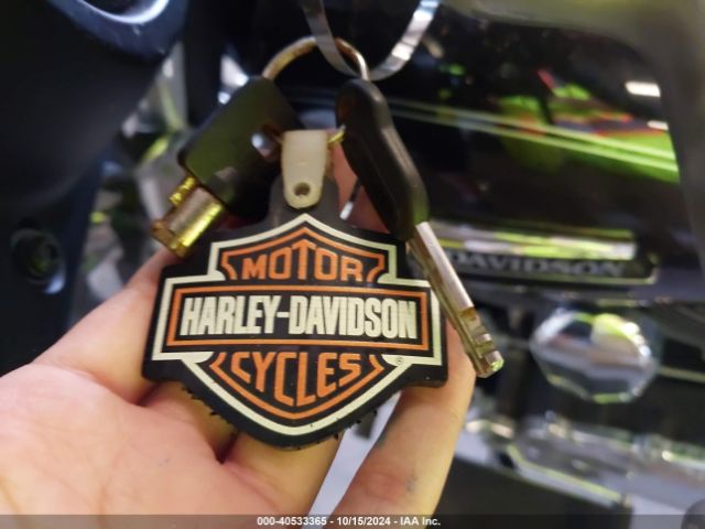 2015 HARLEY-DAVIDSON FLHTCU 1HD1FCM13FB697733 Photo 10