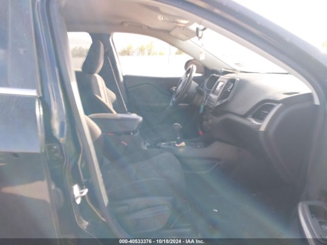 1C4PJLCB7KD307607 Jeep Cherokee Latitude Fwd