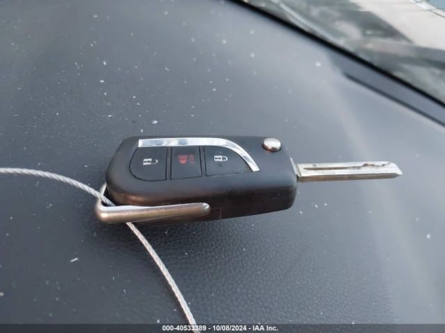 2T3H1RFV1KW015676 Toyota RAV4 LE