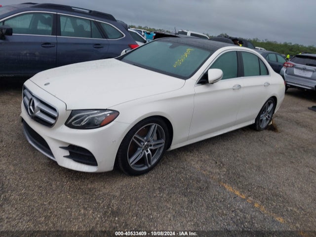 Mercedes-Benz E 300 2018 WDDZF4JB7JA434429 Image 2