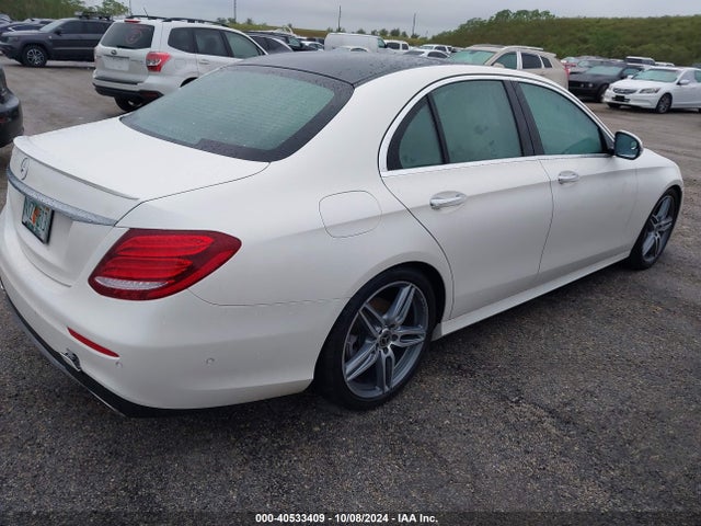 Mercedes-Benz E 300 2018 WDDZF4JB7JA434429 Image 4