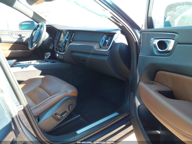 Aukcja sprzedaży 2021 Volvo Xc60 T5 Momentum, vin: YV4102DK2M1846512, numer aukcji: 40533569