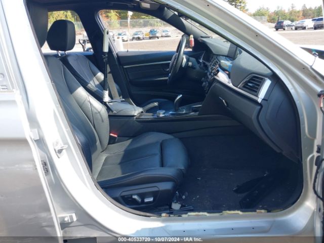 WBA8D9C5XJEM33541 BMW 330i Xdrive