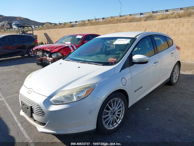 Ford FOCUS ELECTRIC 2014 1FADP3R45EL219522 Image 2