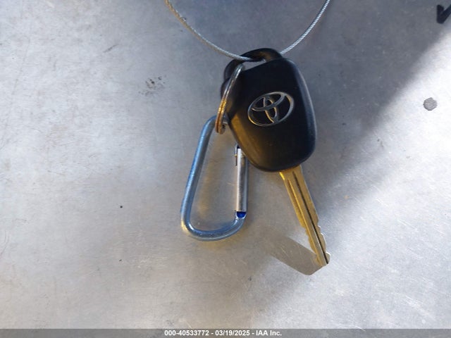 Toyota COROLLA LE 2018 5YFBURHE9JP755186 Image 11