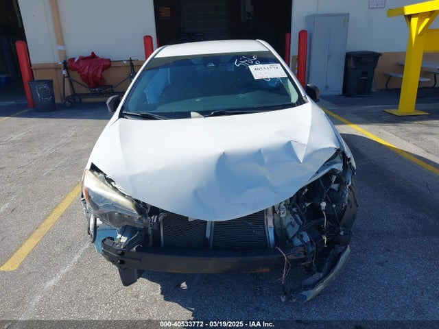 Toyota COROLLA LE 2018 5YFBURHE9JP755186 Image 12