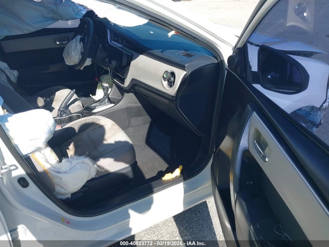 Toyota COROLLA LE 2018 5YFBURHE9JP755186 Image 5