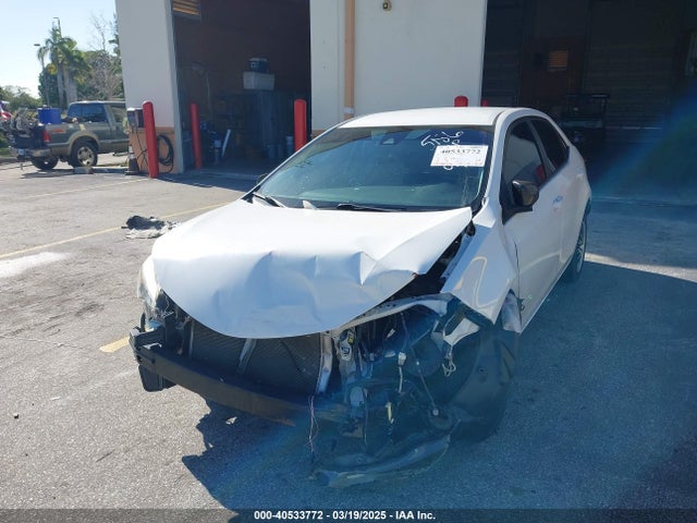 Toyota COROLLA LE 2018 5YFBURHE9JP755186 Image 6