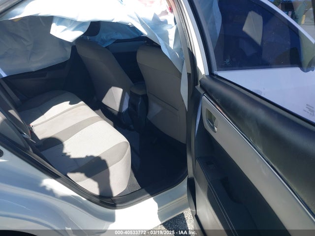 Toyota COROLLA LE 2018 5YFBURHE9JP755186 Image 8
