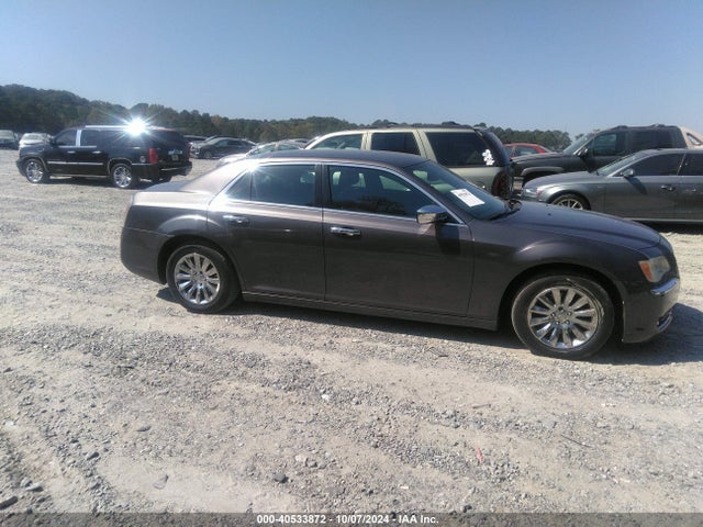 Chrysler 300 2014 2C3CCAAG8EH135904 Image 13