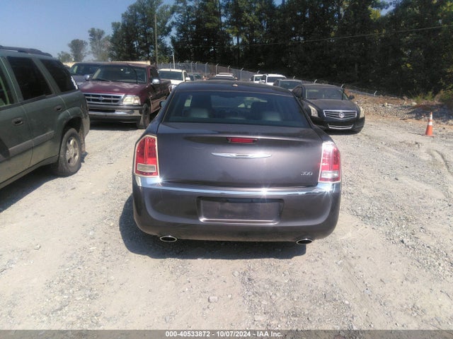 Chrysler 300 2014 2C3CCAAG8EH135904 Image 16