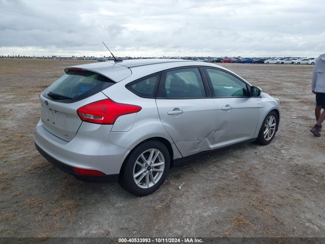 Ford FOCUS SE 2018 1FADP3K24JL255382 Image 4