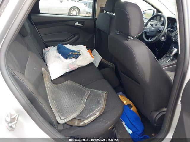 Ford FOCUS SE 2018 1FADP3K24JL255382 Image 8