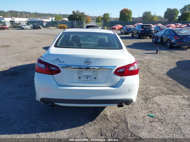 Nissan Altima 2.5 S 2018 1N4AL3AP9JC120765 Image 17