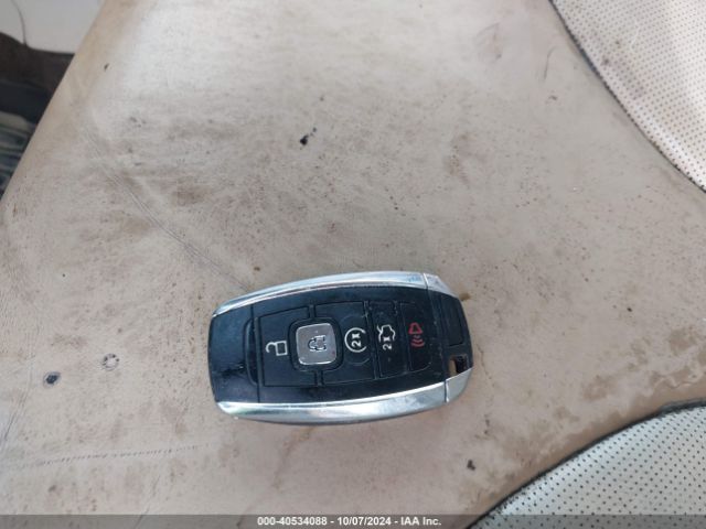 5LMCJ2C9XHUL20973 Lincoln MKC SELECT