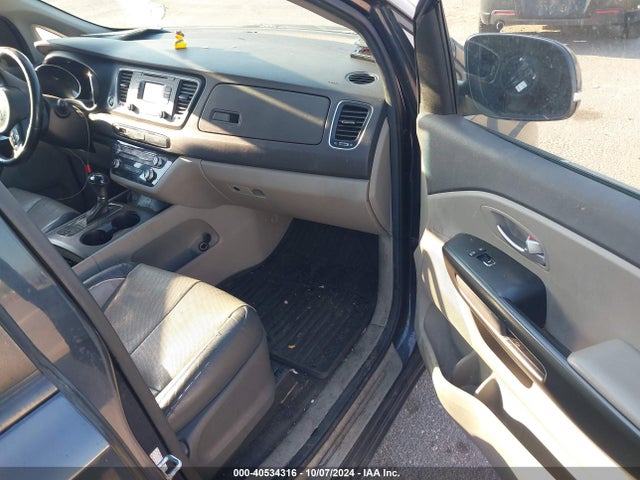 KIA SEDONA LX 2016 KNDMB5C10G6215205 Image 5