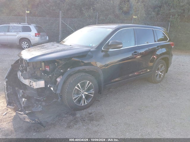 Toyota Highlander Le 2019 5TDBZRFH3KS974880 Image 2
