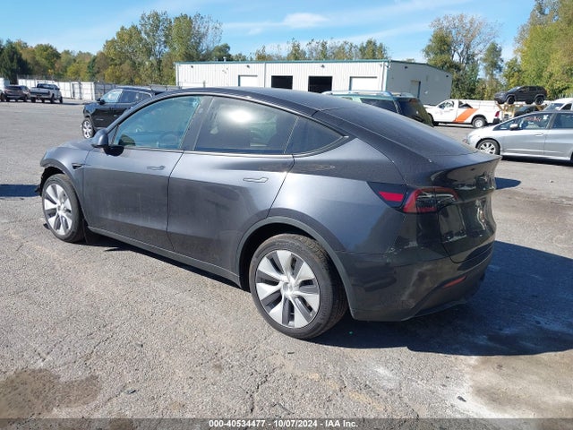 2024 TESLA MODEL Y 7SAYGDEE6RF088130 Photo 2
