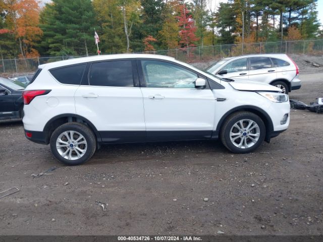 1FMCU9GD9KUC35518 Ford ESCAPE SE