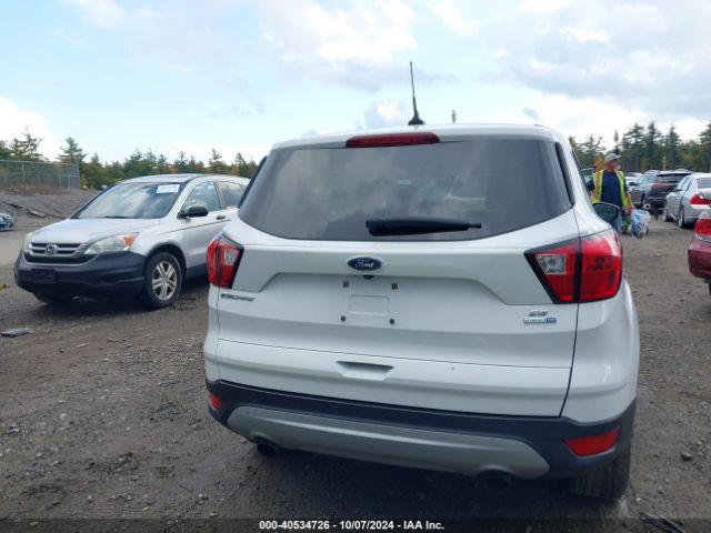 1FMCU9GD9KUC35518 Ford ESCAPE SE