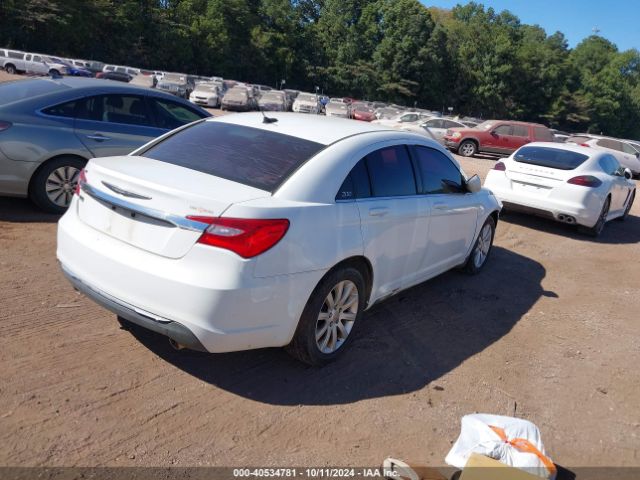 1C3CCBBG8EN115339 Chrysler 200 Touring