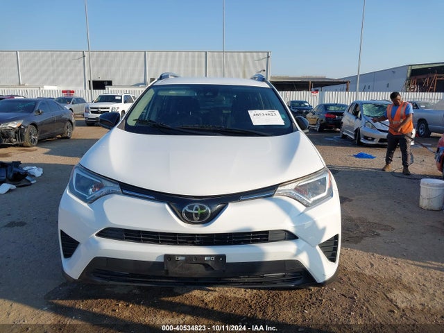 Toyota RAV4 LE 2018 JTMZFREV3JJ729233 Image 13