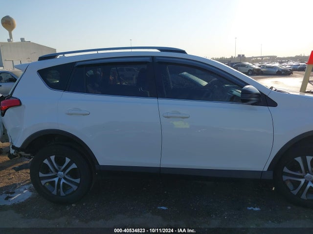 Toyota RAV4 LE 2018 JTMZFREV3JJ729233 Image 14