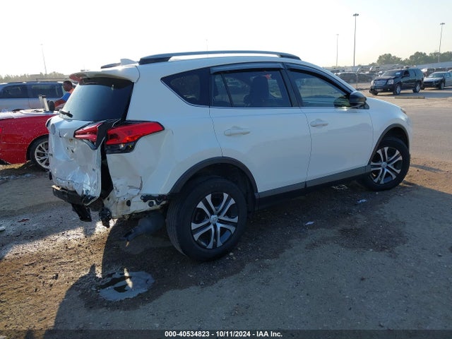 Toyota RAV4 LE 2018 JTMZFREV3JJ729233 Image 4
