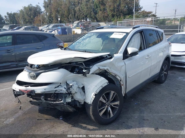 Toyota Rav4 Xle 2016 JTMWFREV8GJ083554 Image 2