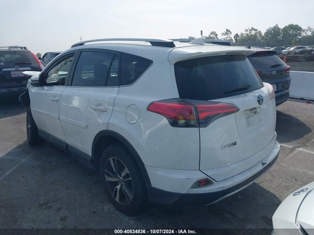 Toyota Rav4 Xle 2016 JTMWFREV8GJ083554 Image 3
