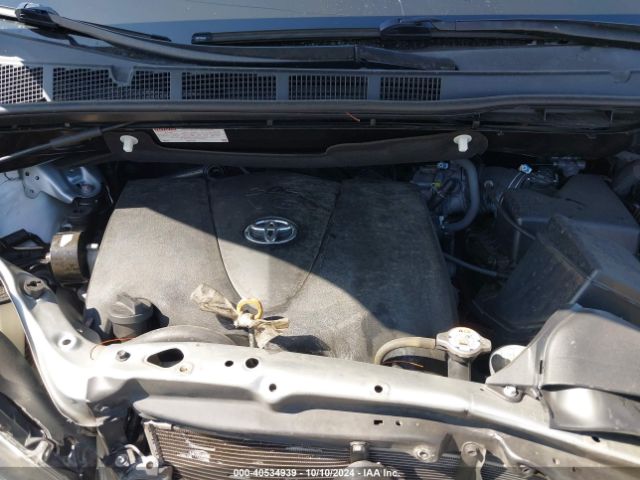 5TDYZ3DC1KS983821 Toyota Sienna Xle Premium 8 Passenger