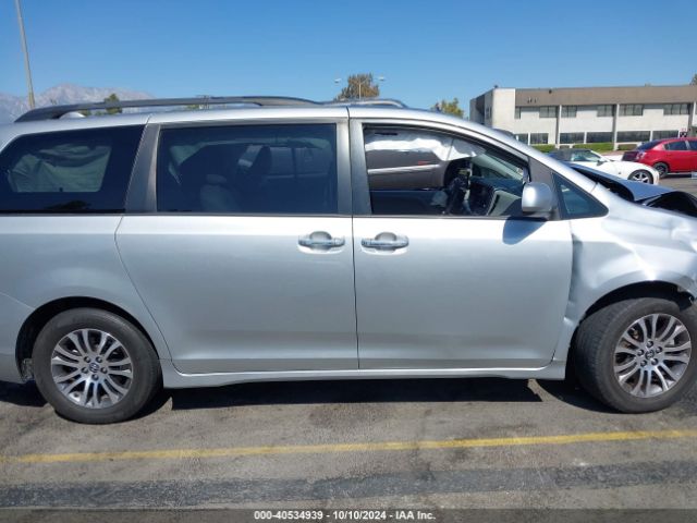 5TDYZ3DC1KS983821 Toyota Sienna Xle Premium 8 Passenger