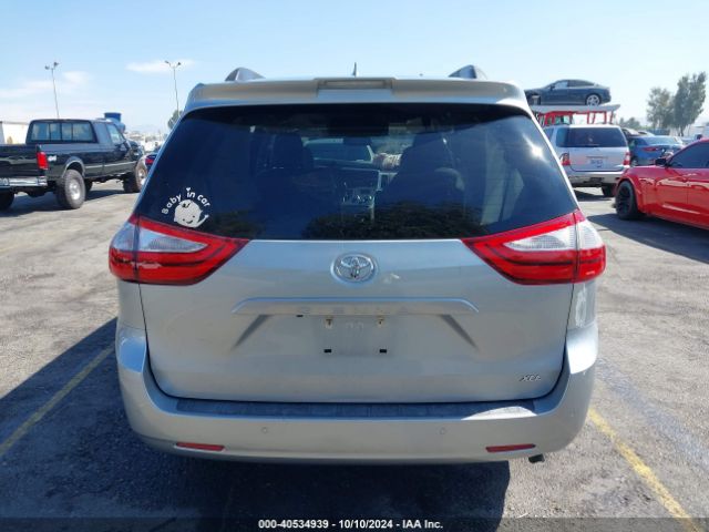 5TDYZ3DC1KS983821 Toyota Sienna Xle Premium 8 Passenger