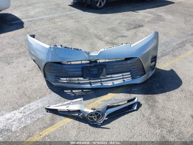 5TDYZ3DC1KS983821 Toyota Sienna Xle Premium 8 Passenger