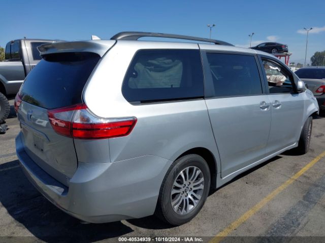 5TDYZ3DC1KS983821 Toyota Sienna Xle Premium 8 Passenger
